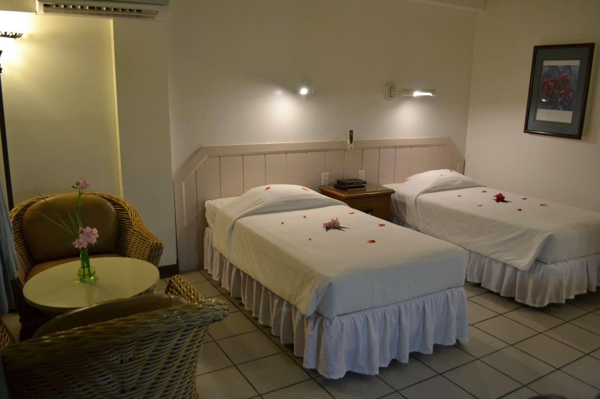 West Plaza By The Sea Hotel Koror Bagian luar foto