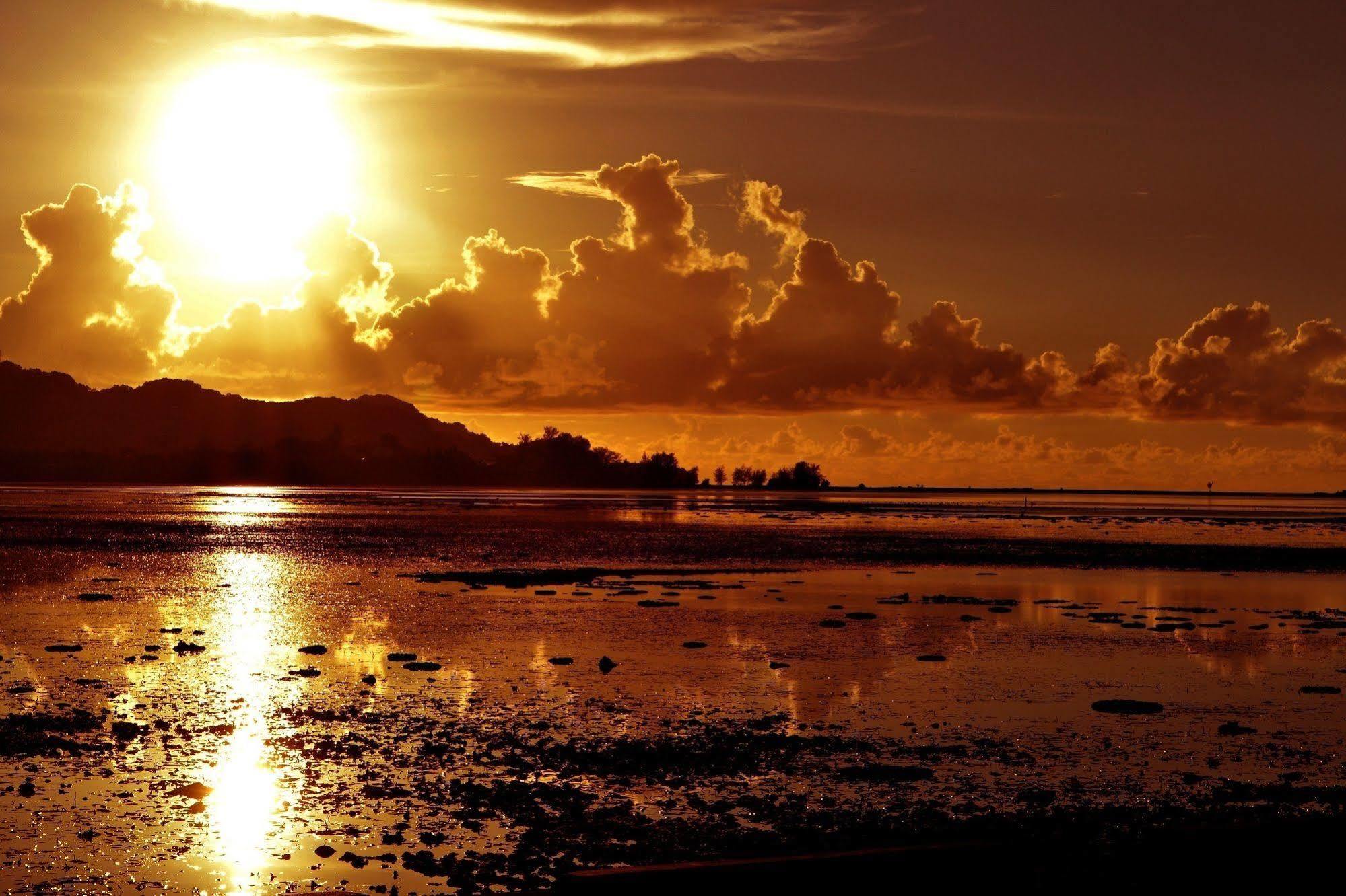 West Plaza By The Sea Hotel Koror Bagian luar foto