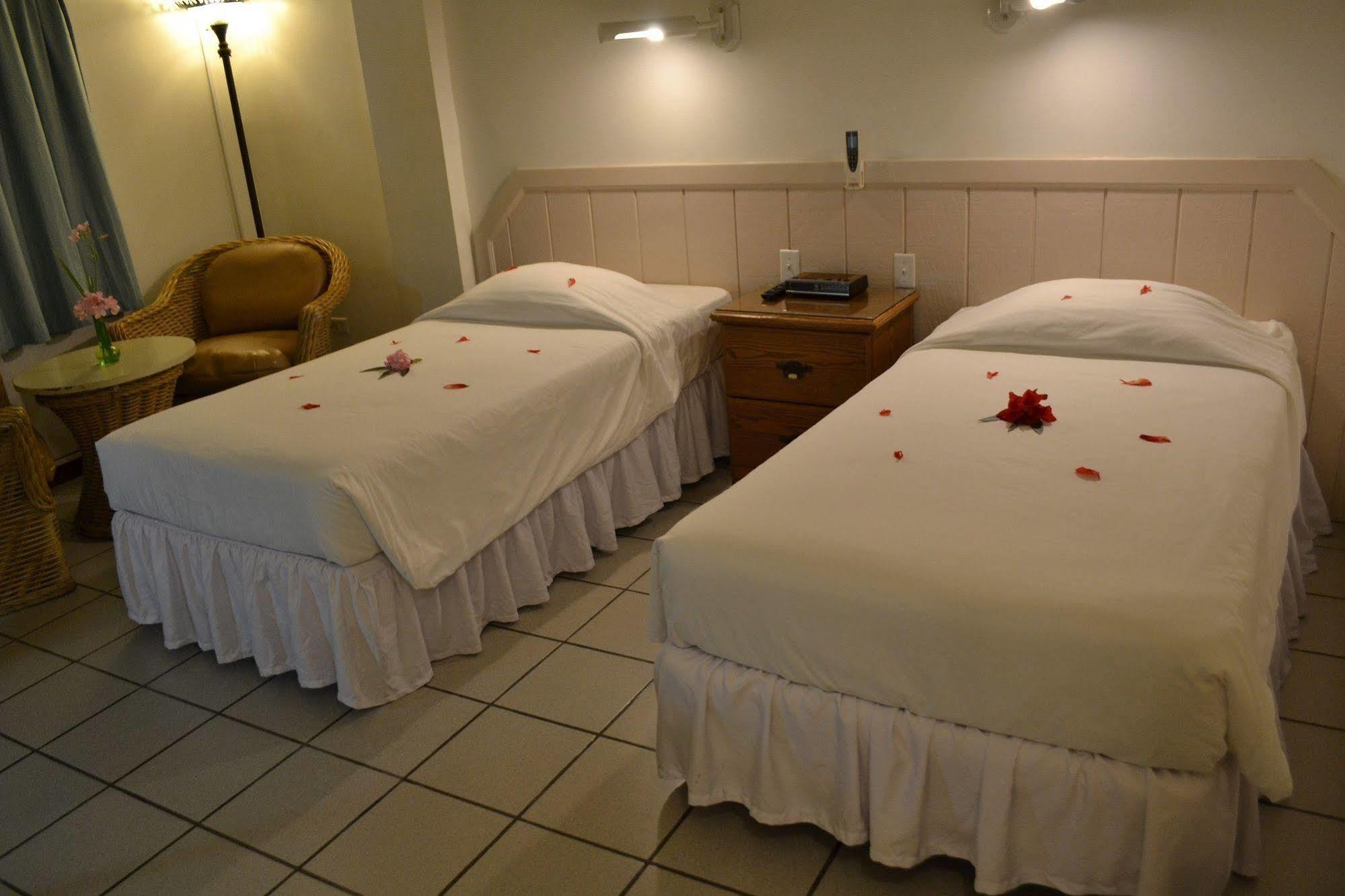West Plaza By The Sea Hotel Koror Bagian luar foto